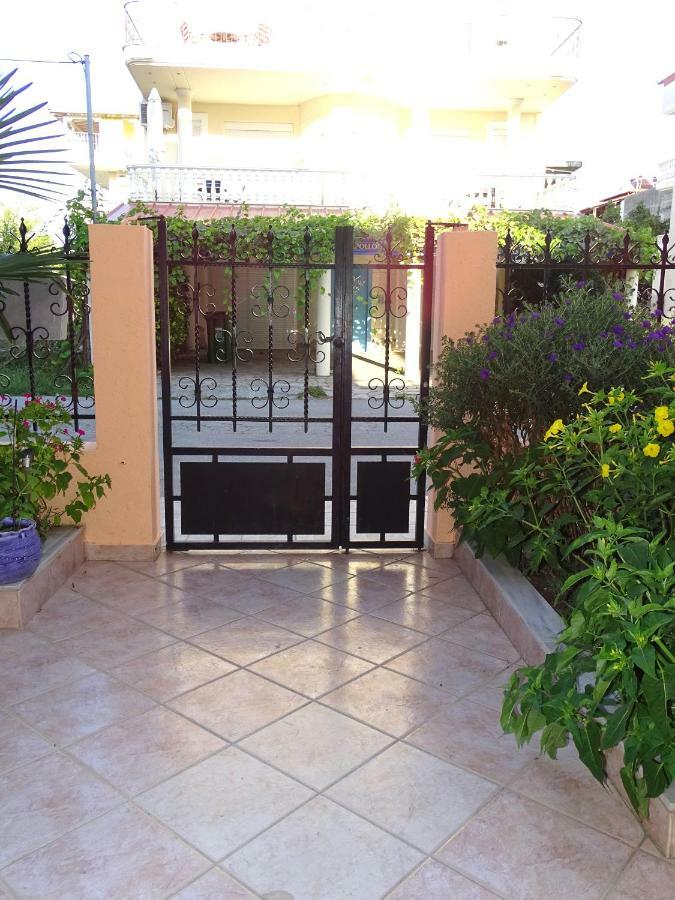 Socrates Apartments Olympic Beach Exterior photo