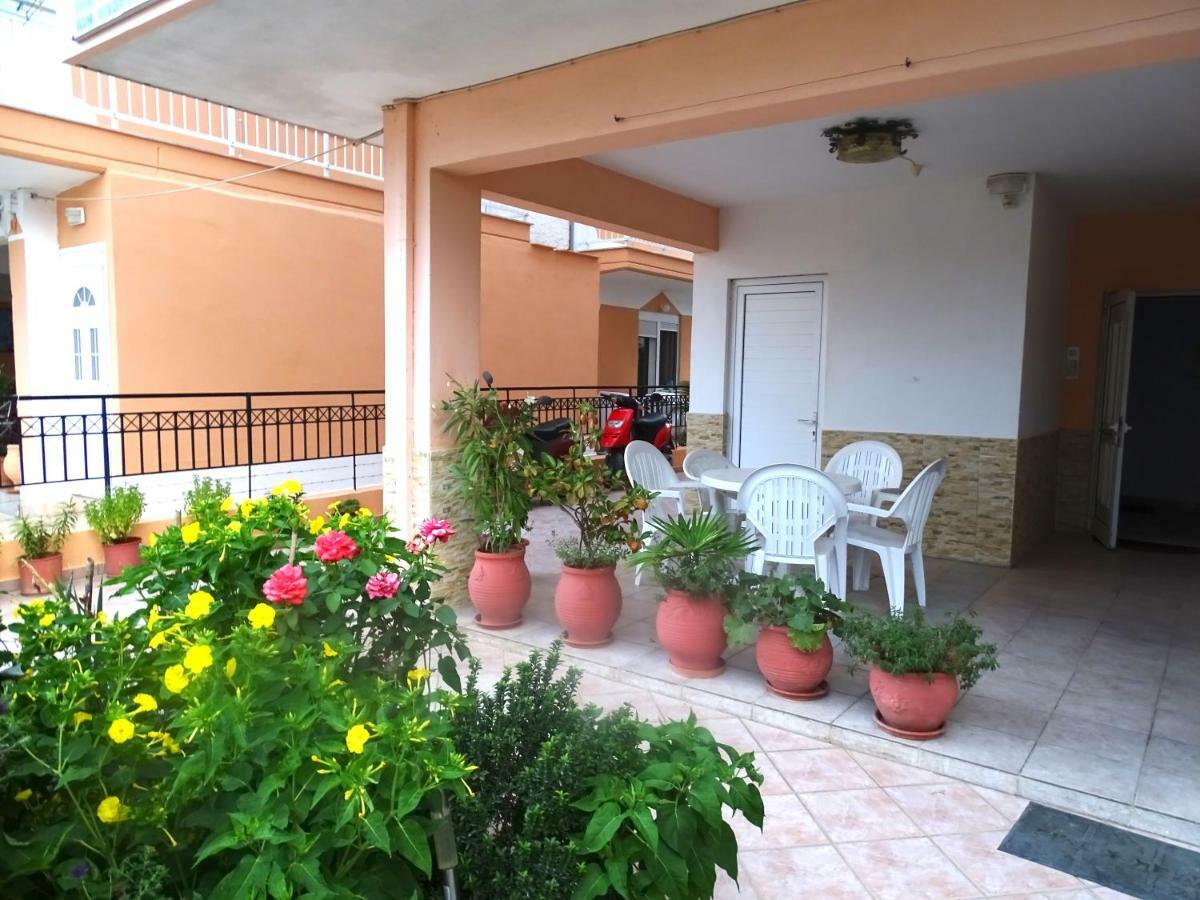 Socrates Apartments Olympic Beach Exterior photo